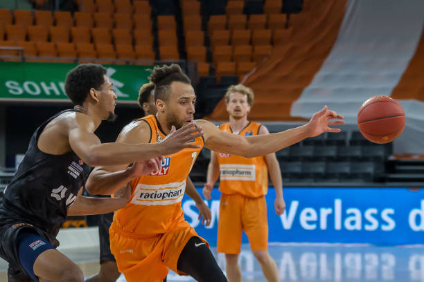 饱受争议的 饱受争议的